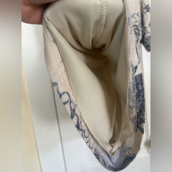 Ginger G Boho Summer Floral Print Flowy V-Neck Lined Romper - Picture 5 of 11